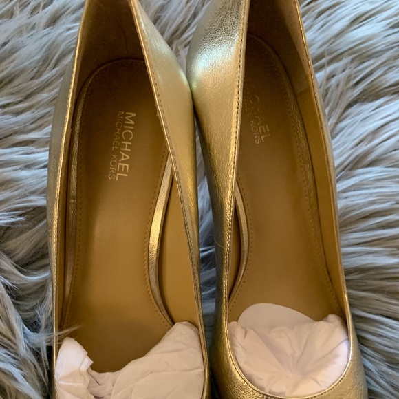 Shoe - Picture 5 of 6